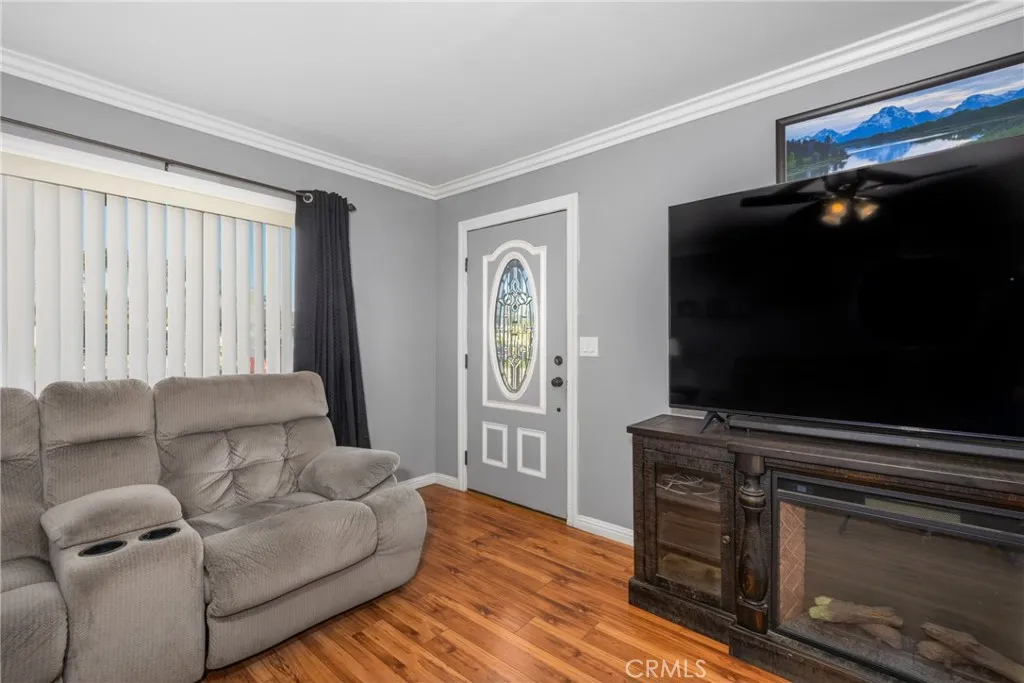 669 W Grovewood, Bloomington, California 92316 home-pic-6