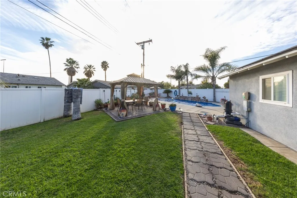 669 W Grovewood, Bloomington, California 92316 home-pic-31