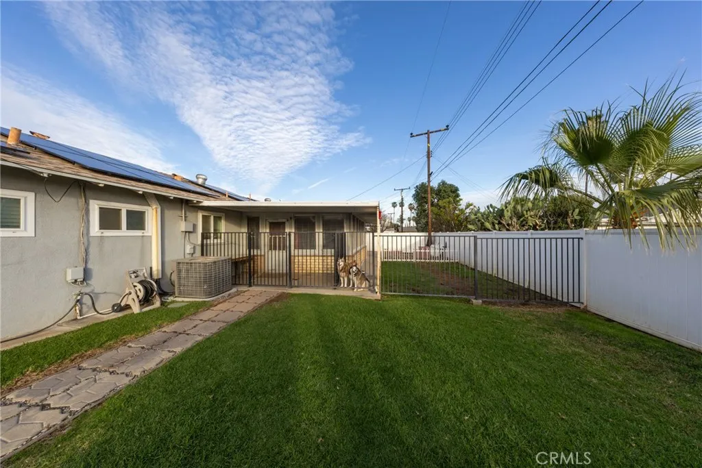 669 W Grovewood, Bloomington, California 92316 home-pic-24