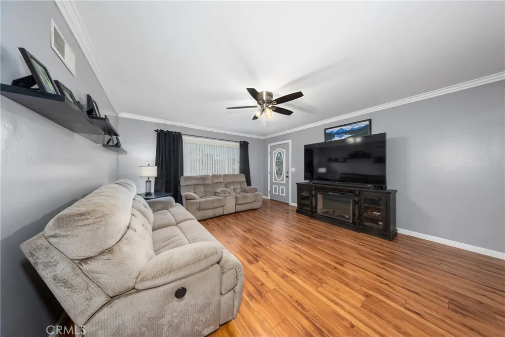 669 W Grovewood, Bloomington, California 92316 home-pic-4