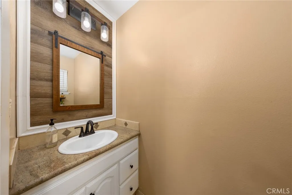 669 W Grovewood, Bloomington, California 92316 home-pic-18