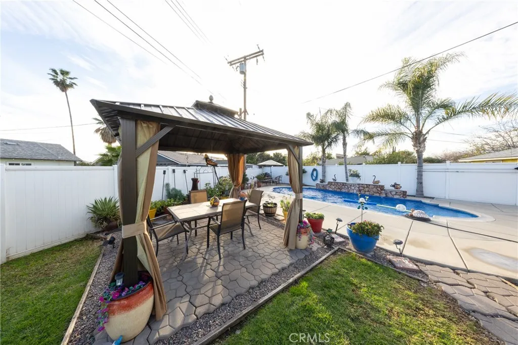 669 W Grovewood, Bloomington, California 92316 home-pic-25
