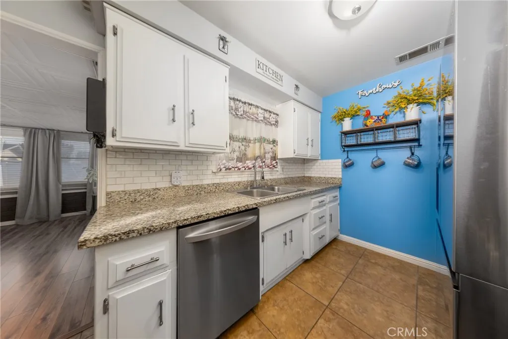 669 W Grovewood, Bloomington, California 92316 home-pic-11