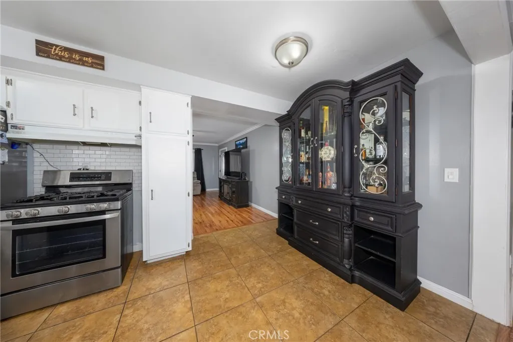 669 W Grovewood, Bloomington, California 92316 home-pic-9