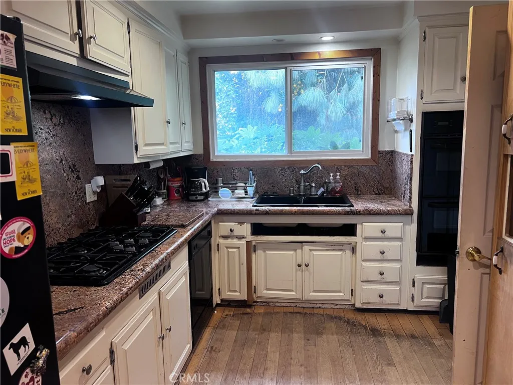 17945 Tulsa Street, Granada Hills, California 91344 home-pic-2