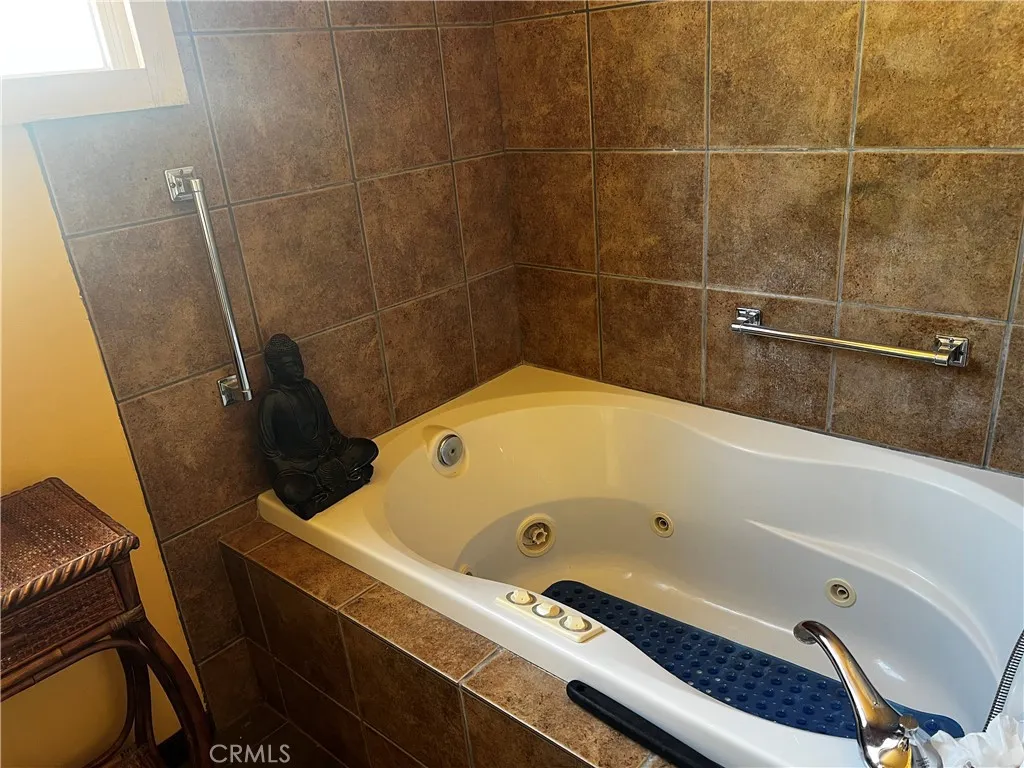 17945 Tulsa Street, Granada Hills, California 91344 home-pic-8