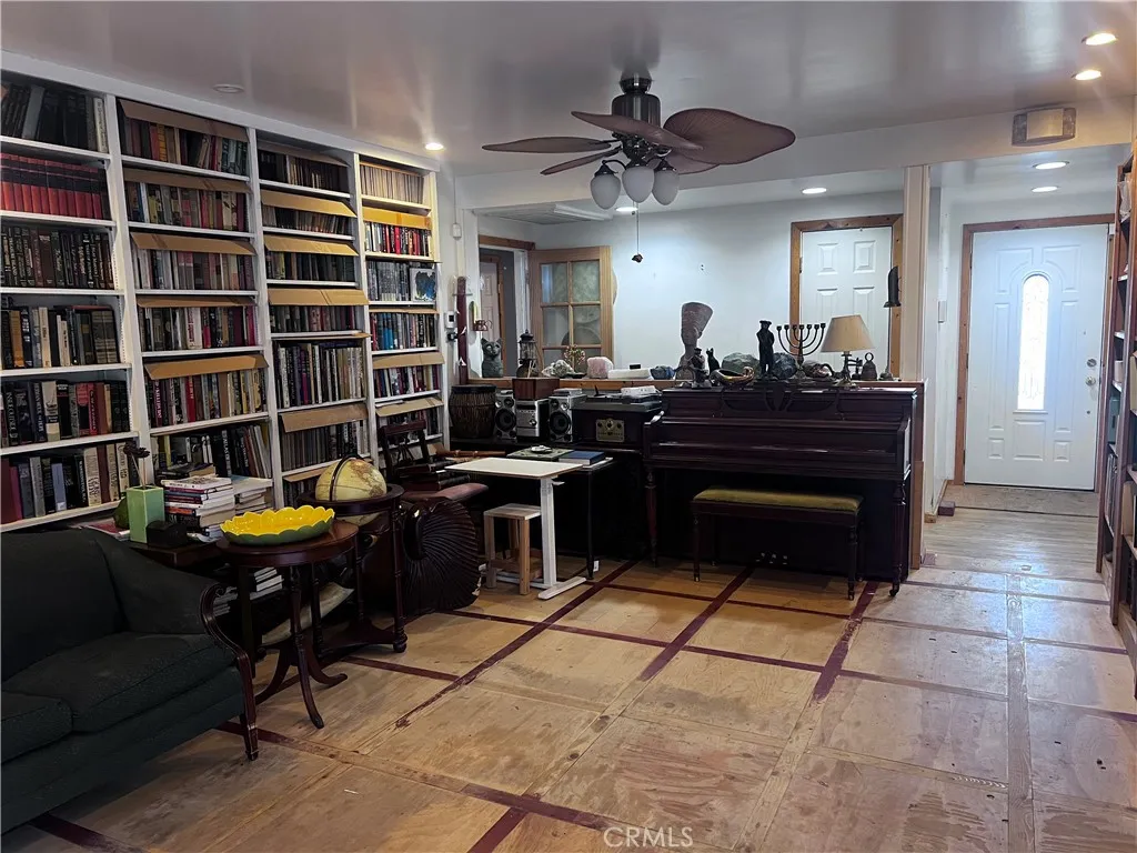 17945 Tulsa Street, Granada Hills, California 91344 home-pic-6