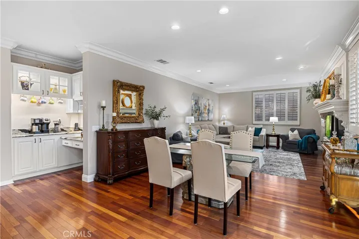 2398 Meadow Glen, La Verne, California 91750