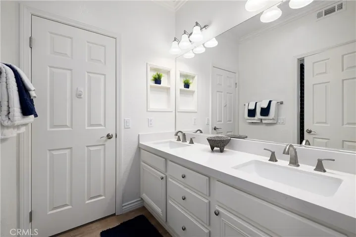 2398 Meadow Glen, La Verne, California 91750