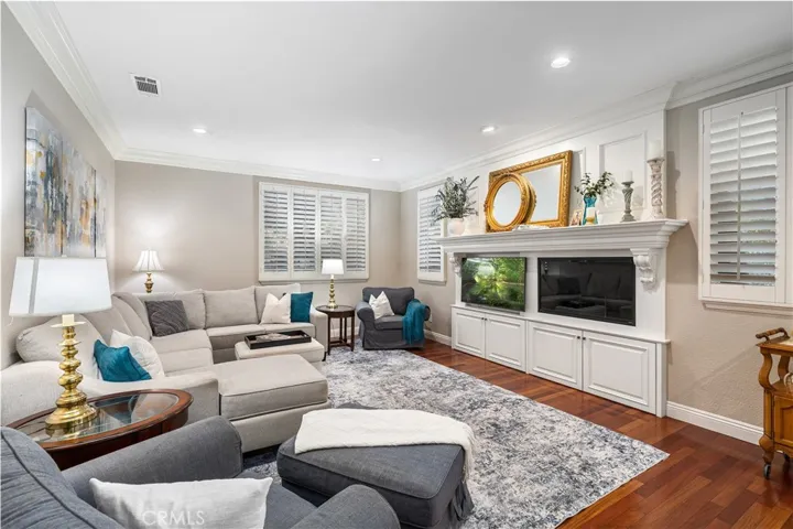 2398 Meadow Glen, La Verne, California 91750