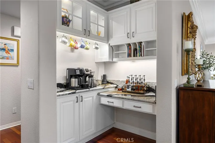 2398 Meadow Glen, La Verne, California 91750