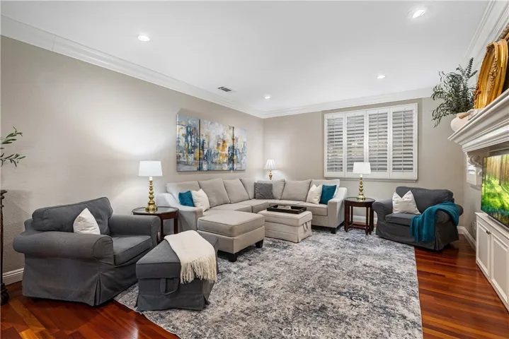 2398 Meadow Glen, La Verne, California 91750