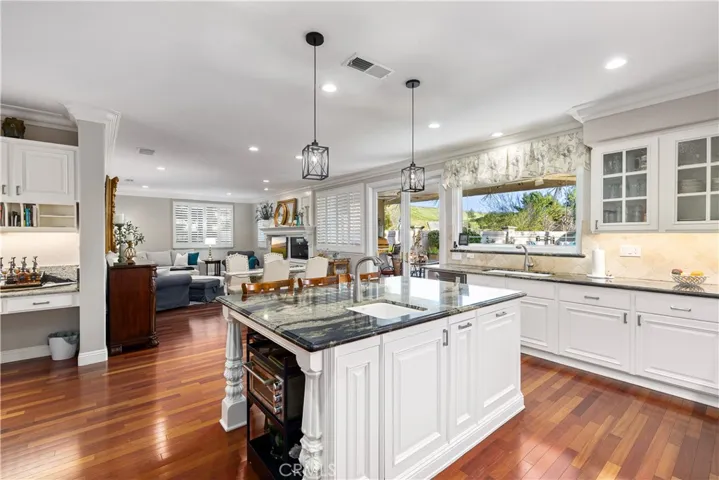 2398 Meadow Glen, La Verne, California 91750