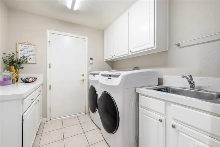 2398 Meadow Glen, La Verne, California 91750