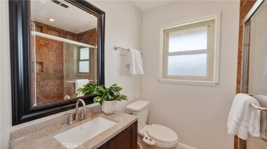 18728 Del Rio Place 2, Cerritos, California 90703 home-pic-12