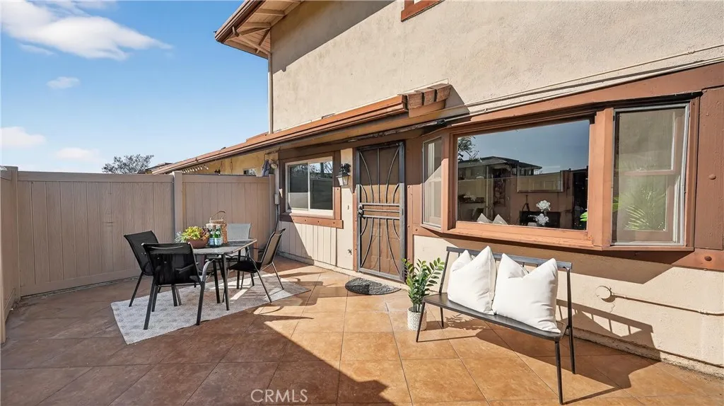 18728 Del Rio Place 2, Cerritos, California 90703 home-pic-14
