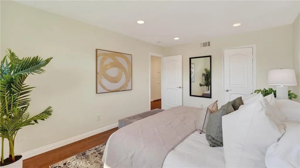 18728 Del Rio Place 2, Cerritos, California 90703 home-pic-11