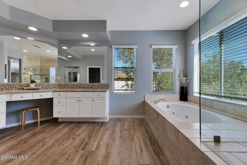 5332 Via Dolores, Newbury Park, California 91320 home-pic-32