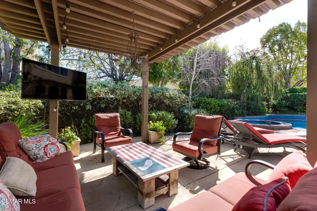 5332 Via Dolores, Newbury Park, California 91320 home-pic-53
