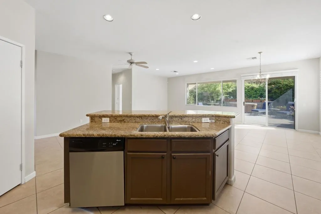 37366 Medjool Avenue, Palm Desert, California 92211 home-pic-18