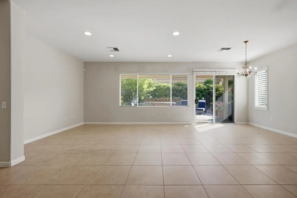 37366 Medjool Avenue, Palm Desert, California 92211 home-pic-8