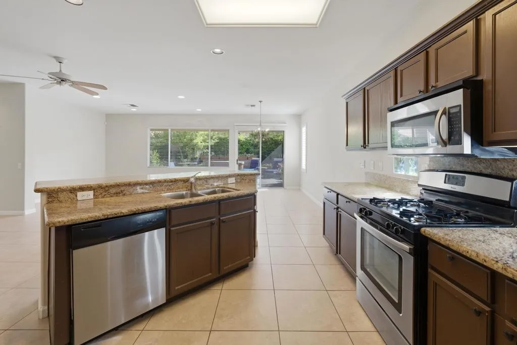 37366 Medjool Avenue, Palm Desert, California 92211 home-pic-19