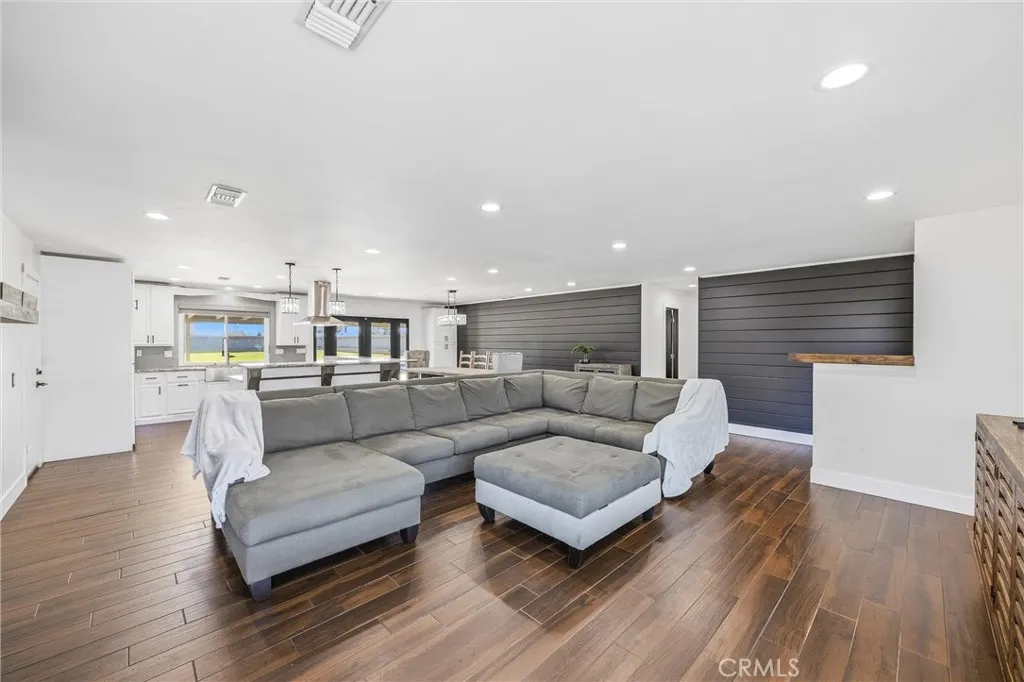 11628 Range View, Jurupa Valley, California 91752 home-pic-9