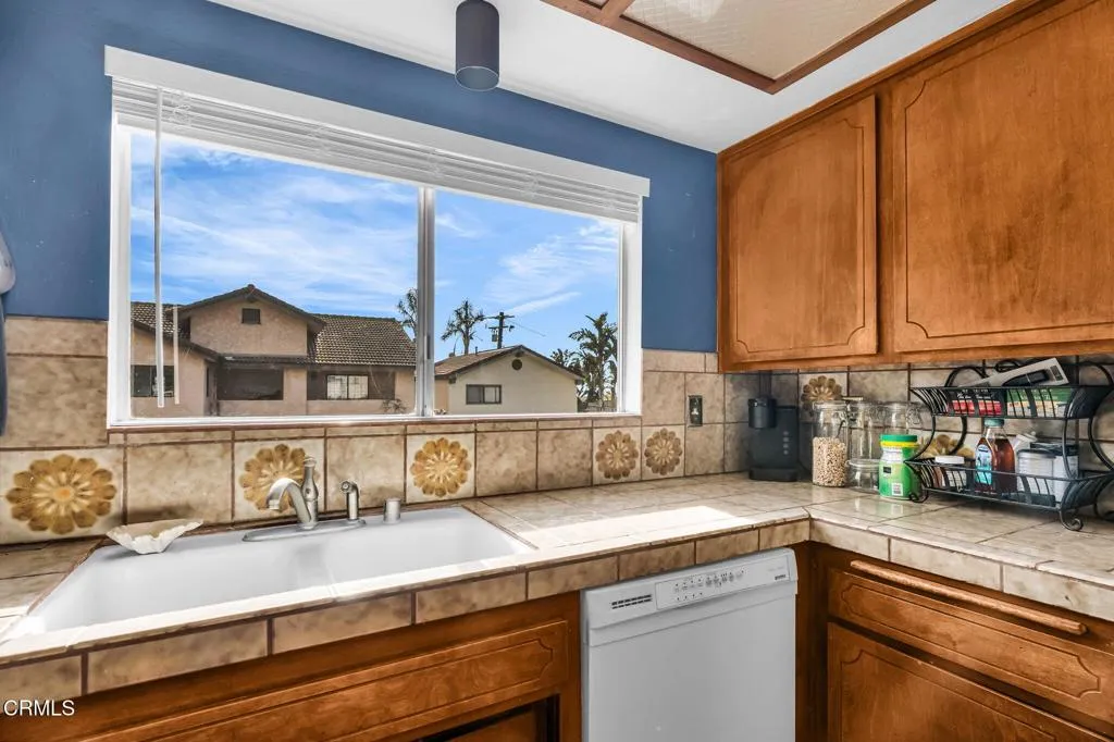 6779 Ojai Avenue, Ventura, California 93001 home-pic-41