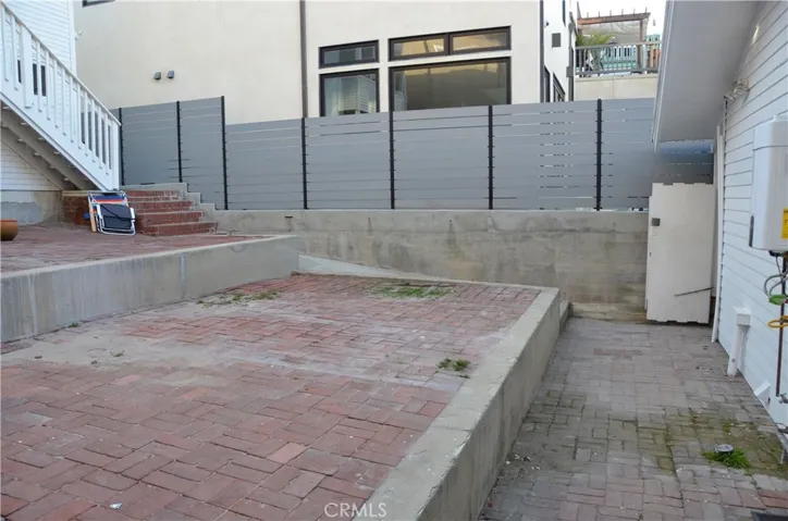 Back of unit outdoor patio space