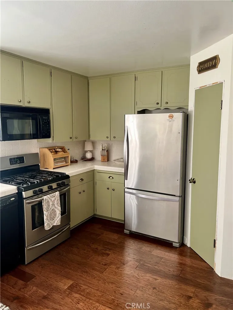 855 Bergschrund Drive, Crestline, California 92325 home-pic-43