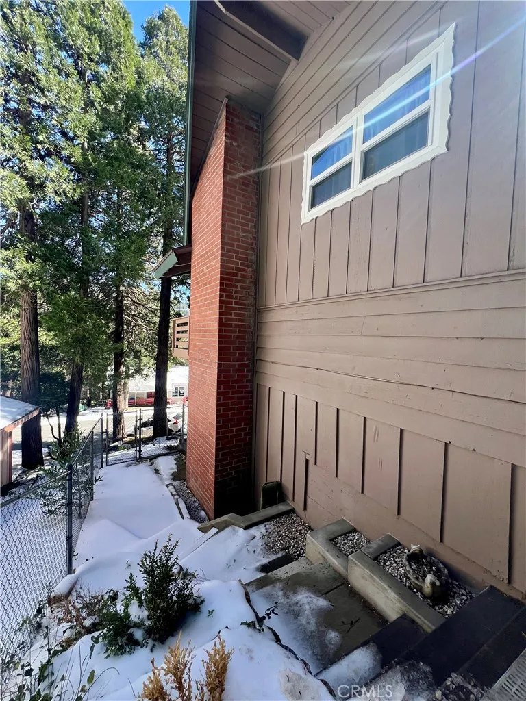 855 Bergschrund Drive, Crestline, California 92325 home-pic-54