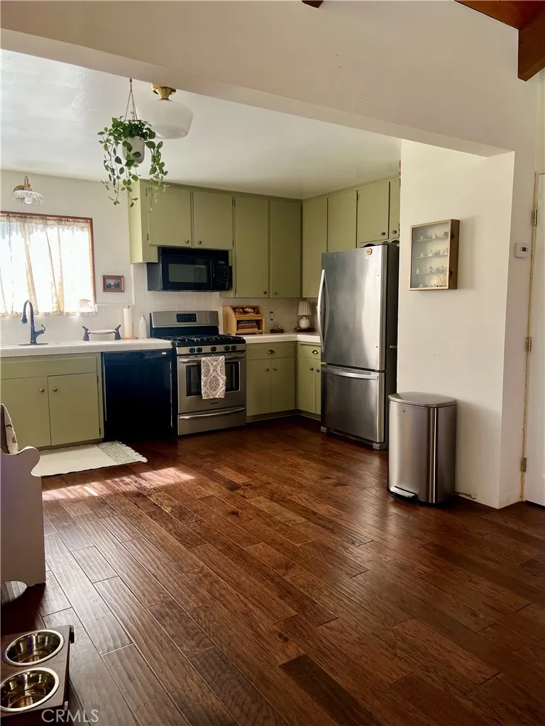 855 Bergschrund Drive, Crestline, California 92325 home-pic-42