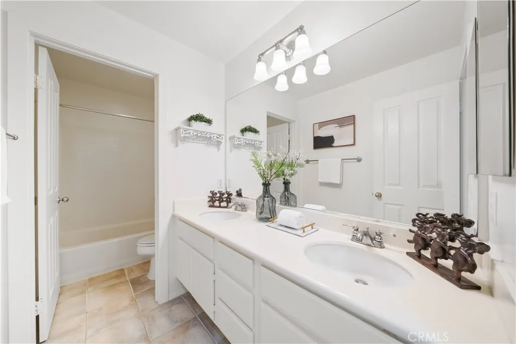 54 Turnbury Lane, Irvine, California 92620 home-pic-37