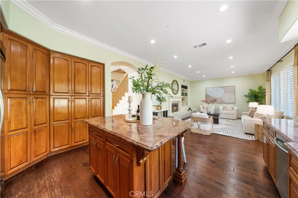 54 Turnbury Lane, Irvine, California 92620 home-pic-18
