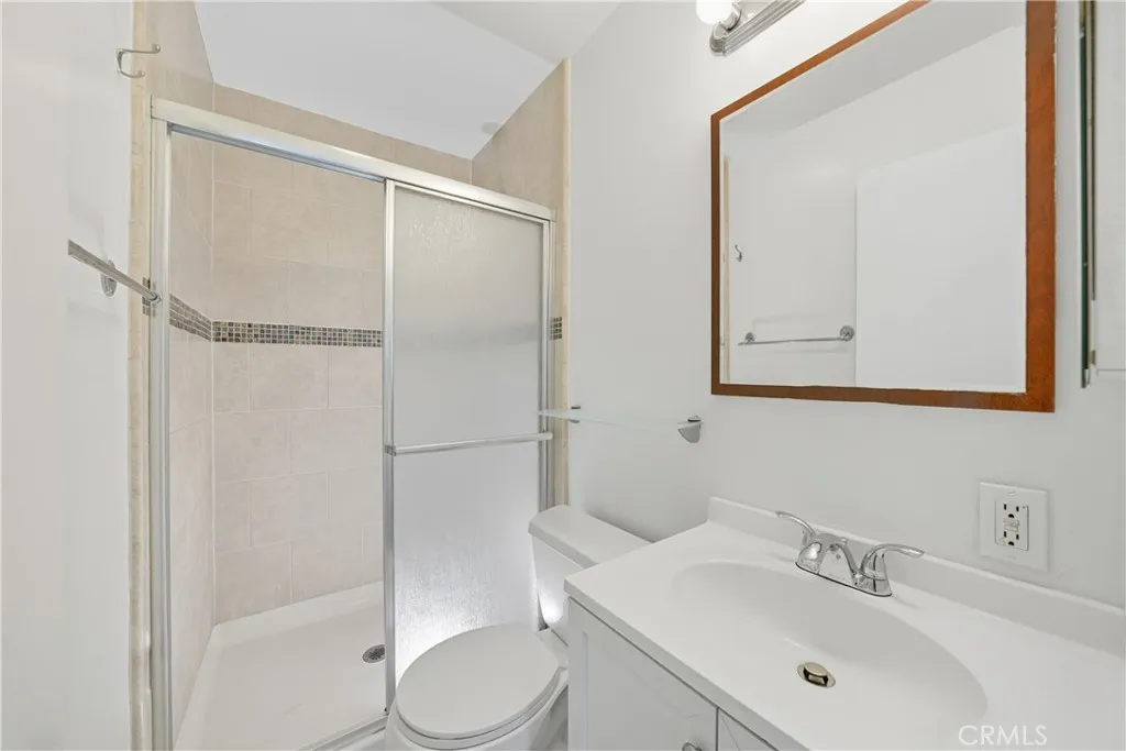 644 E Lee, Azusa, California 91702 home-pic-15
