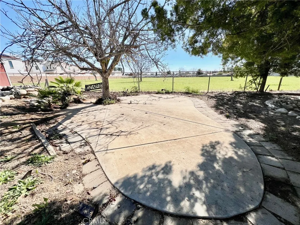 34385 Avenue H, Yucaipa, California 92399 home-pic-60