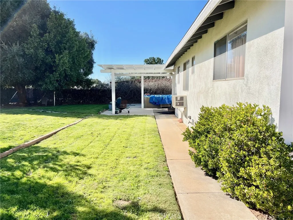 34385 Avenue H, Yucaipa, California 92399 home-pic-49