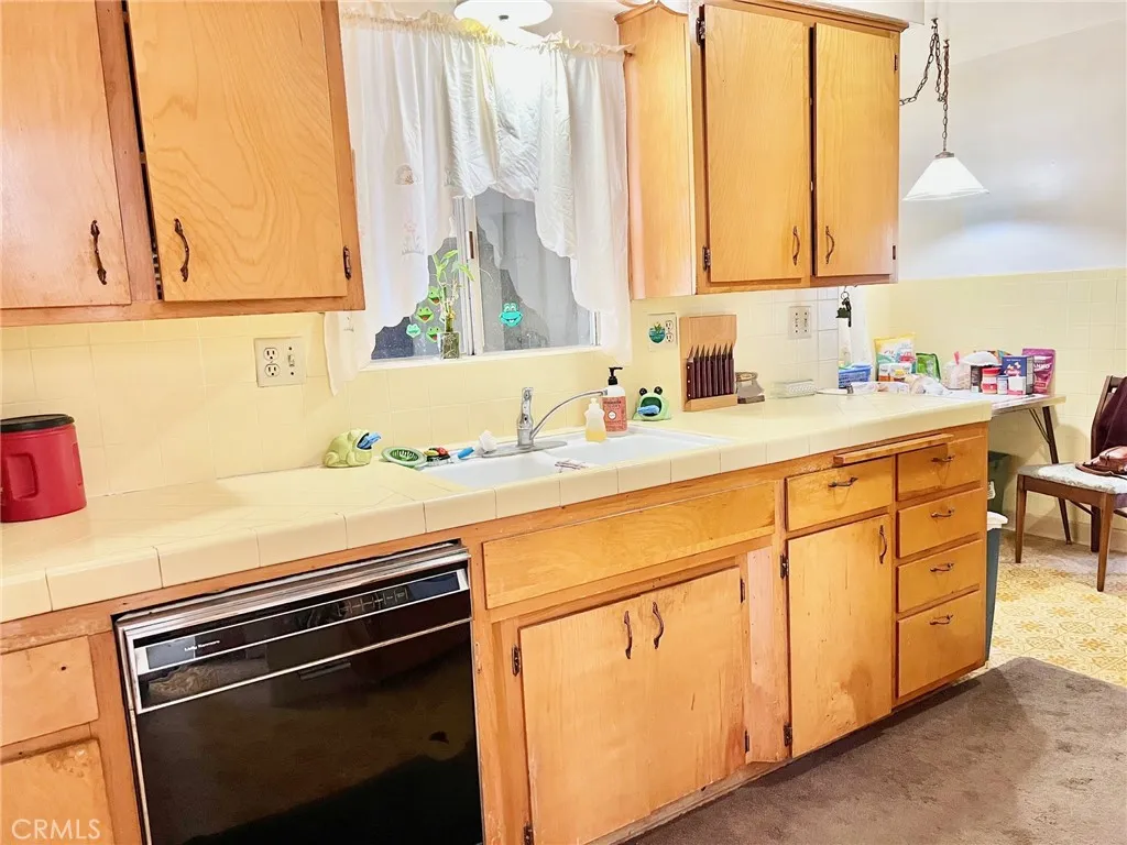 34385 Avenue H, Yucaipa, California 92399 home-pic-16