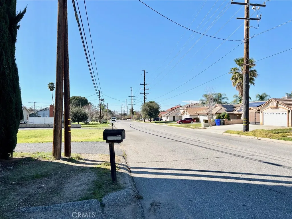 34385 Avenue H, Yucaipa, California 92399 home-pic-64