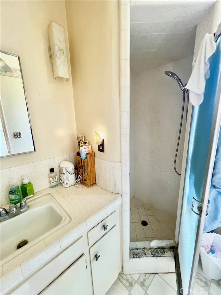 34385 Avenue H, Yucaipa, California 92399 home-pic-28