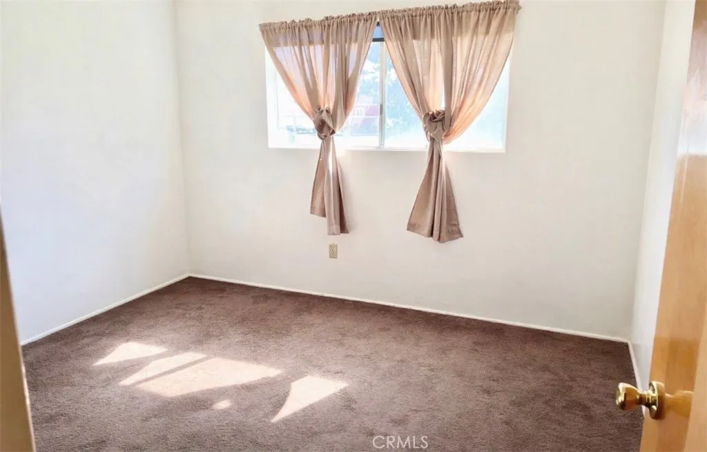 34385 Avenue H, Yucaipa, California 92399 home-pic-19
