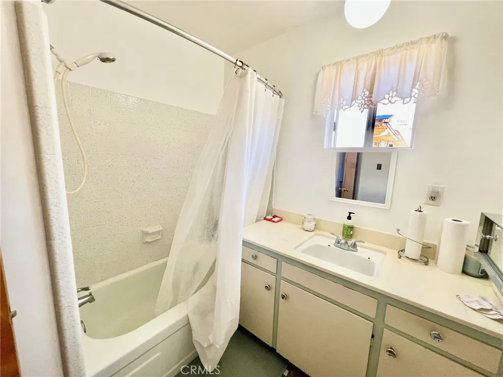 34385 Avenue H, Yucaipa, California 92399 home-pic-23
