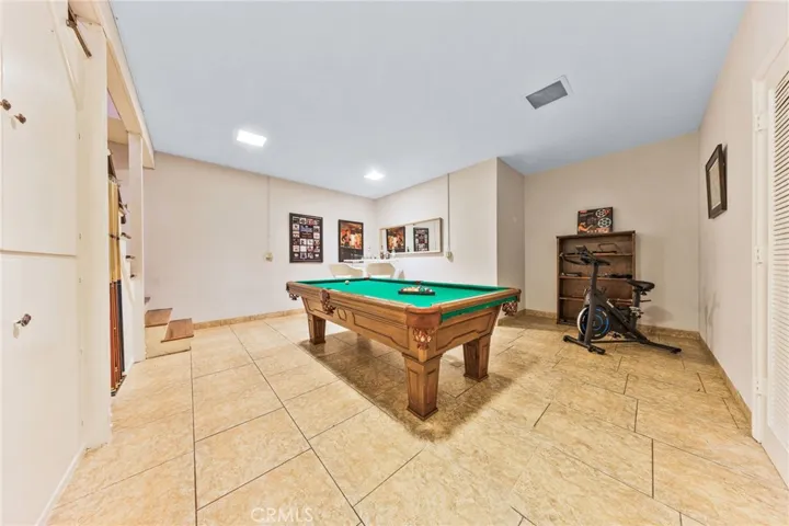 Basement can a entertainment room