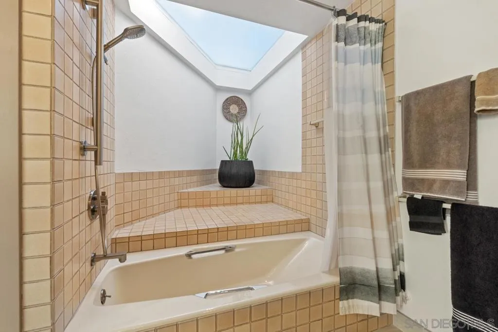 4321 Valle Vista, San Diego, California 92103 home-pic-33