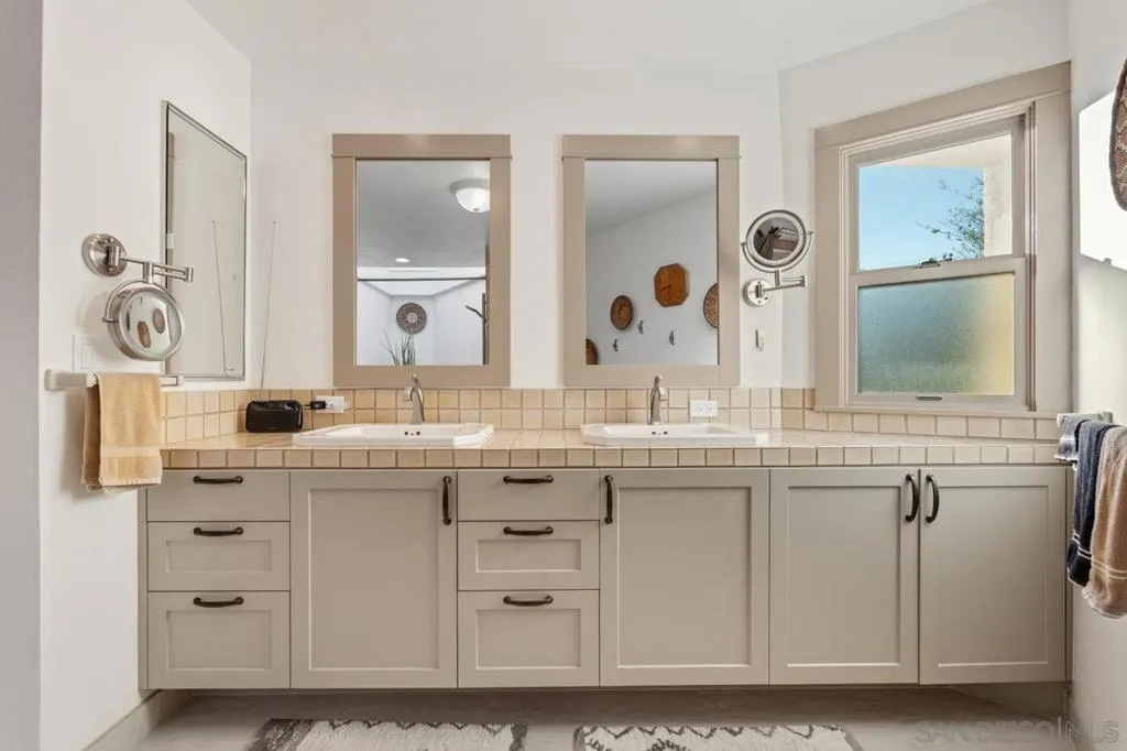 4321 Valle Vista, San Diego, California 92103 home-pic-32