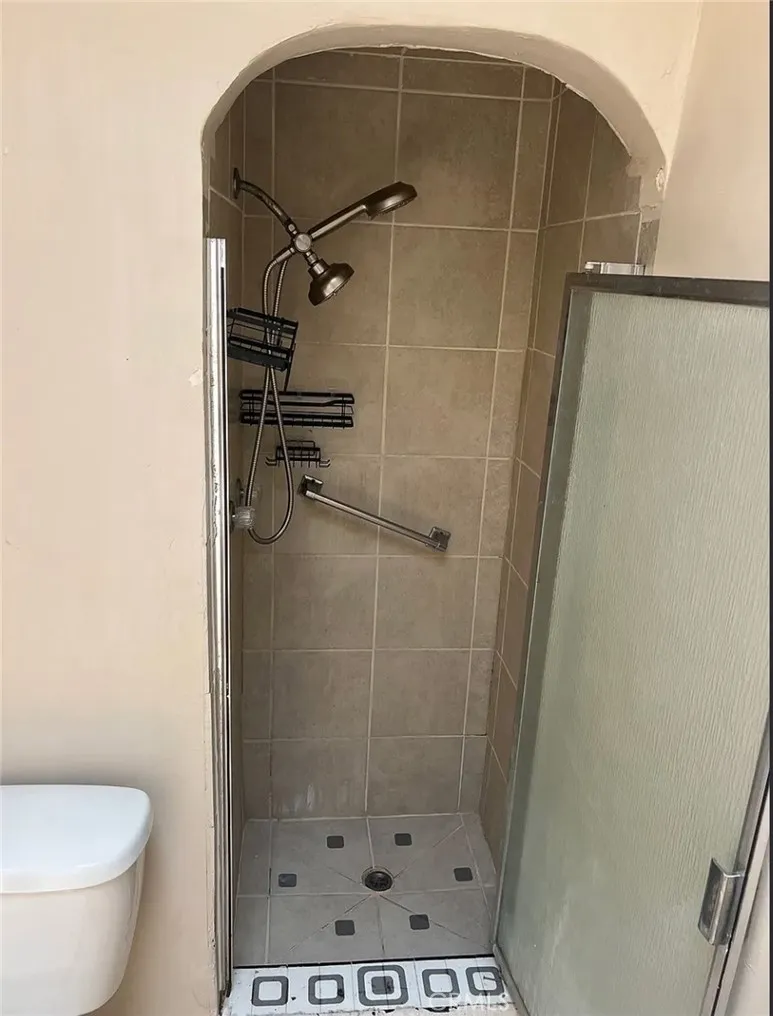 4291 Garthwaite, Los Angeles, California 90008 home-pic-26