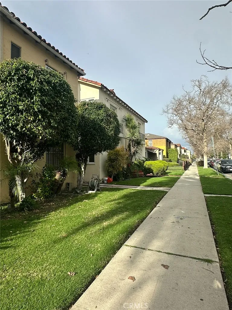 4291 Garthwaite, Los Angeles, California 90008 home-pic-9