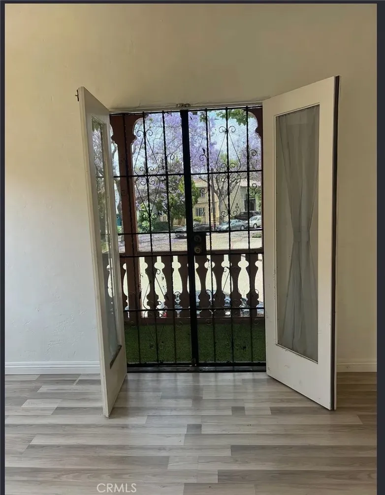 4291 Garthwaite, Los Angeles, California 90008 home-pic-16