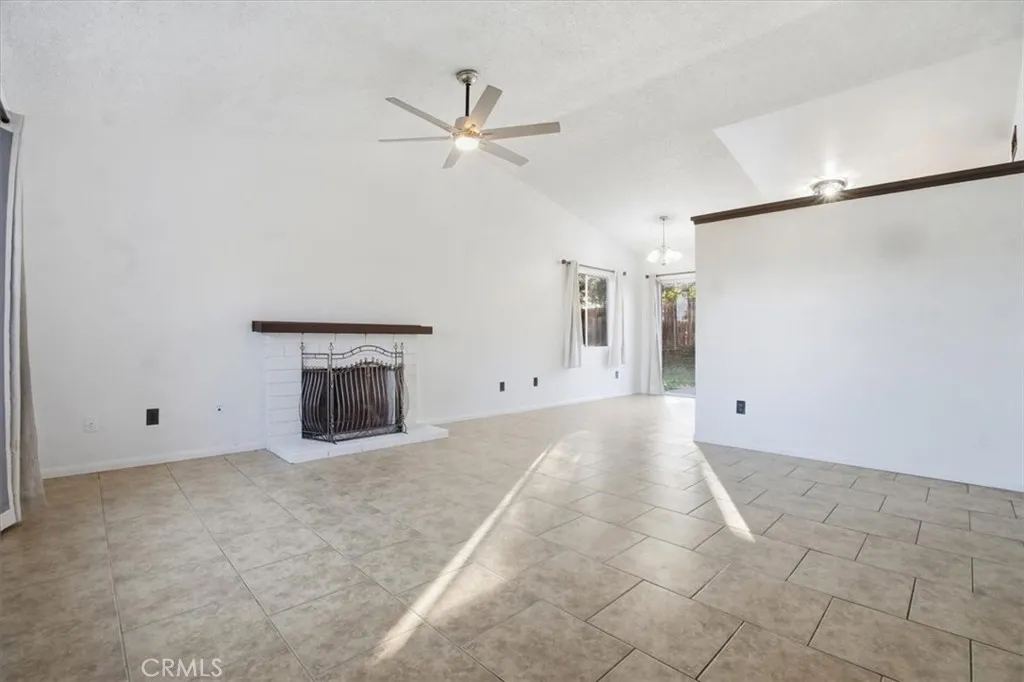 4868 N Varsity, San Bernardino, California 92407 home-pic-2