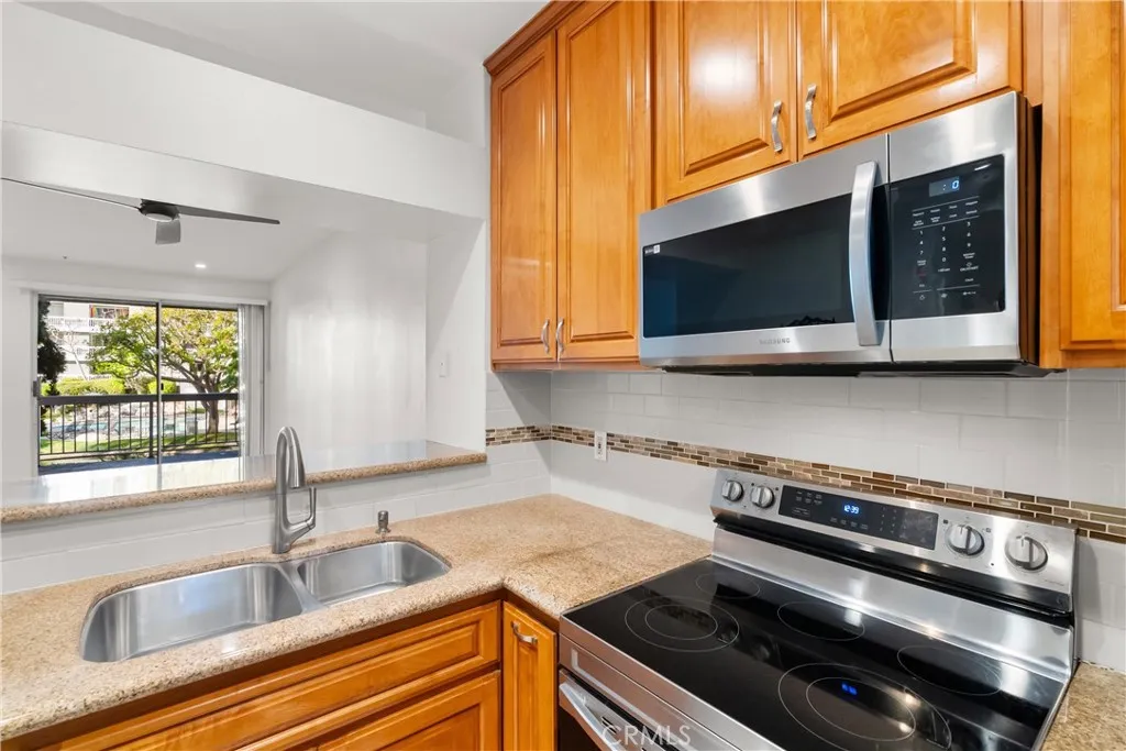 20371 Bluffside Circle B105, Huntington Beach, California 92646 home-pic-14